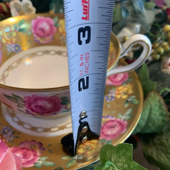 “Vintage” Royal Chelsea Cup & Saucer (Set) - Picture 11 of 13